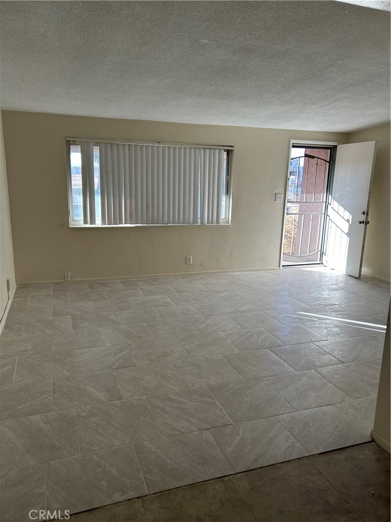 MLS #OC25104816 image #5