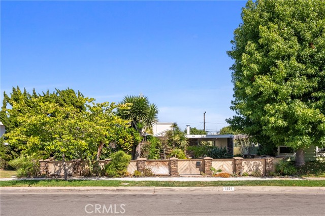 MLS #OC25104999 image #1