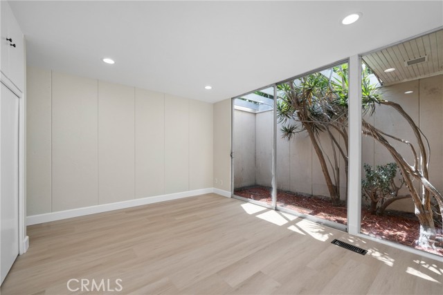 MLS #OC25104999 image #23