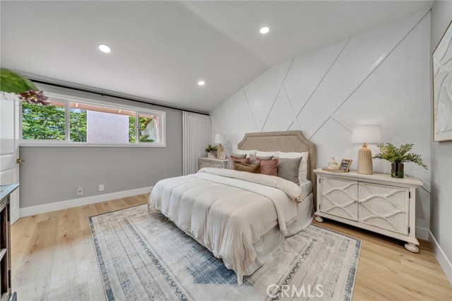 MLS #OC25105892 image #26