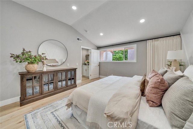 MLS #OC25105892 image #27