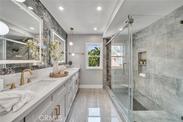 MLS #OC25105892 image #30