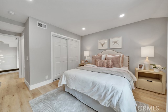 MLS #OC25105892 image #35