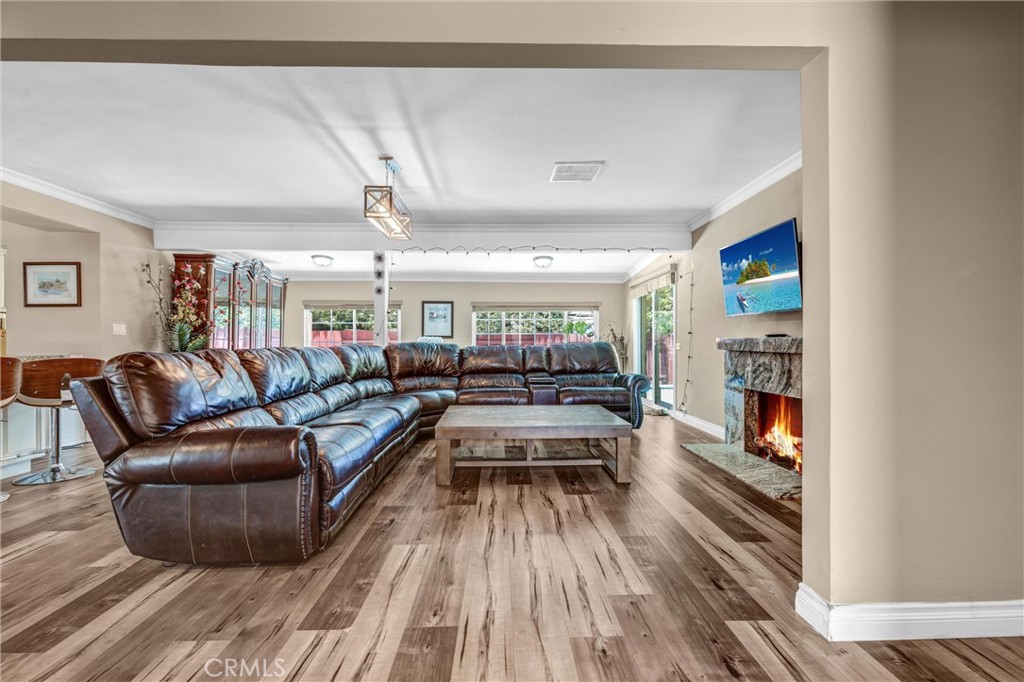 MLS #OC25106965 image #10