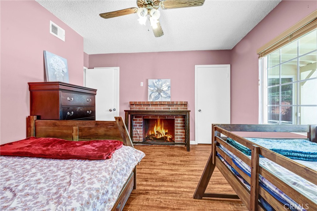 MLS #OC25106965 image #21