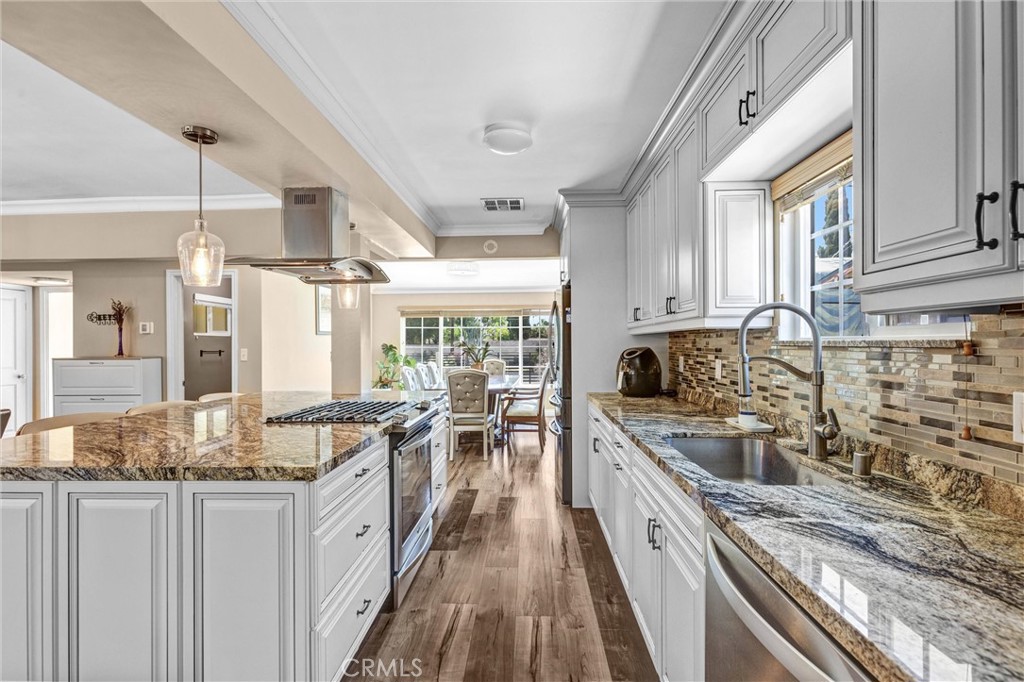 MLS #OC25106965 image #7