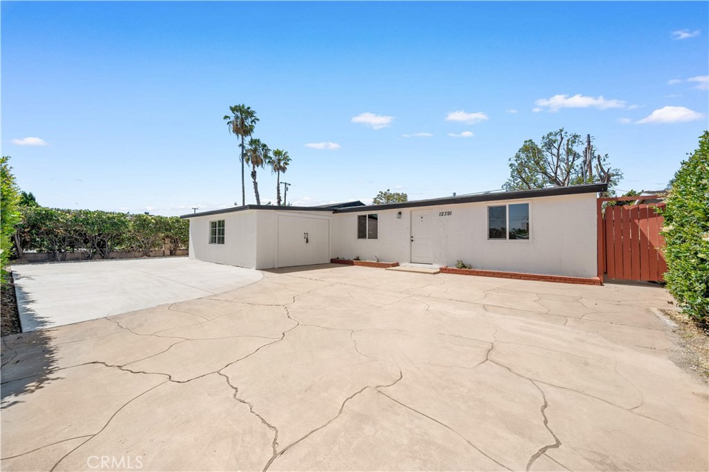 MLS #OC25107076 image #1