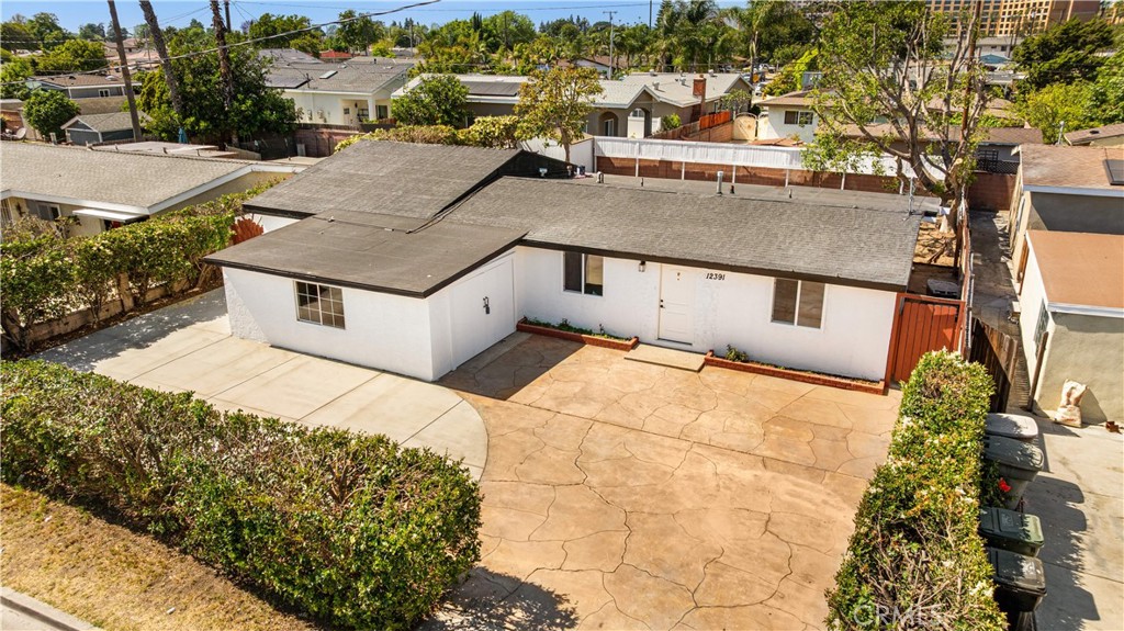 MLS #OC25107076 image #2