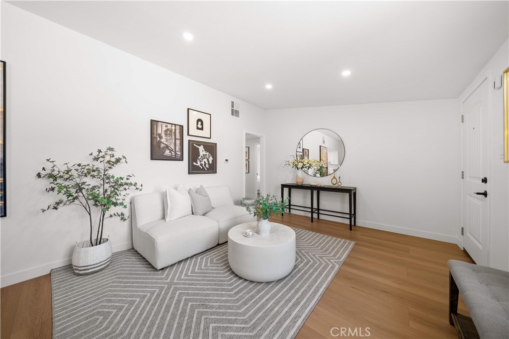 MLS #OC25107076 image #3