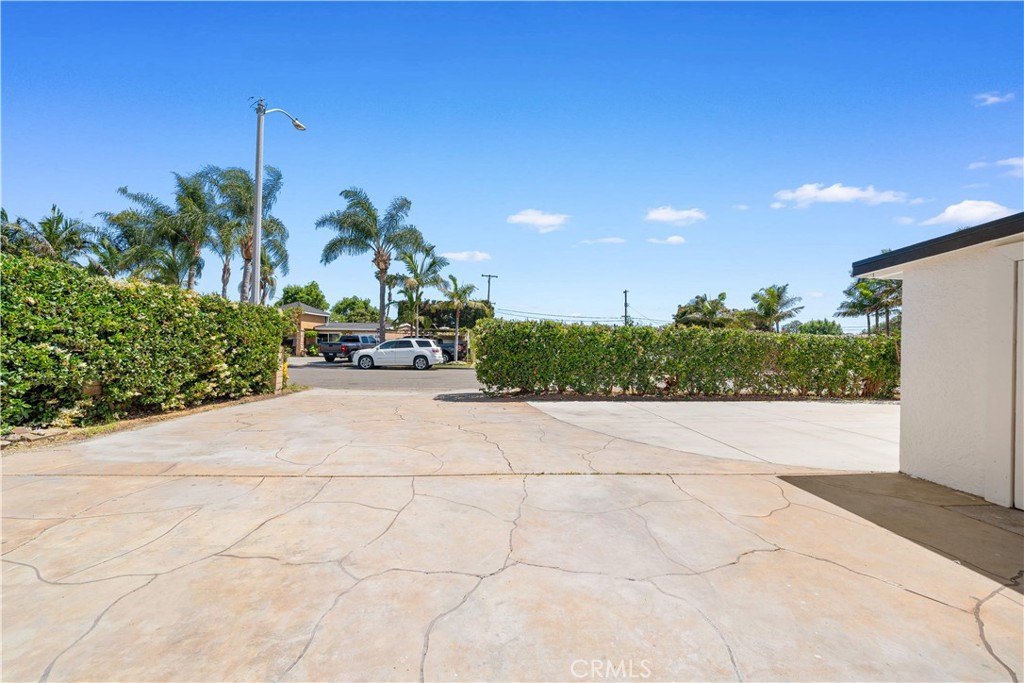 MLS #OC25107076 image #34