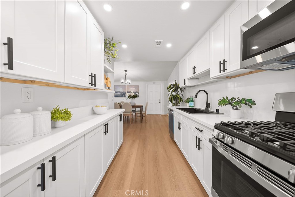 MLS #OC25107076 image #8