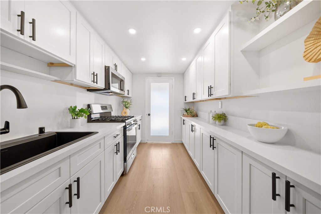 MLS #OC25107076 image #9