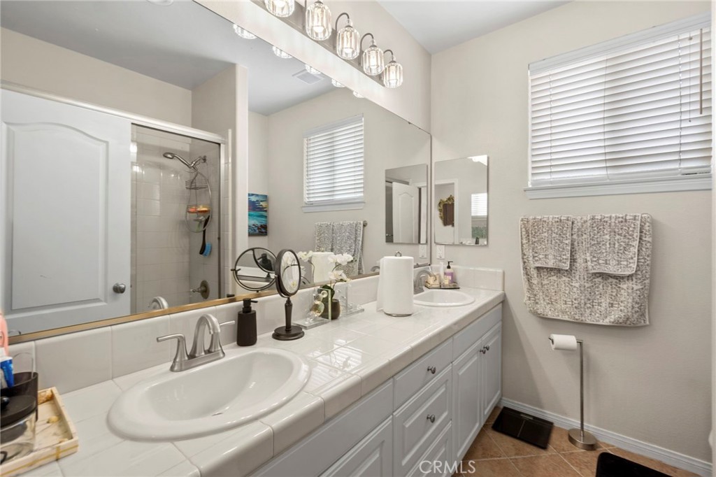 MLS #OC25107360 image #30