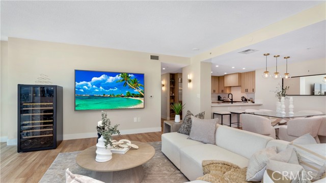 MLS #OC25107403 image #6