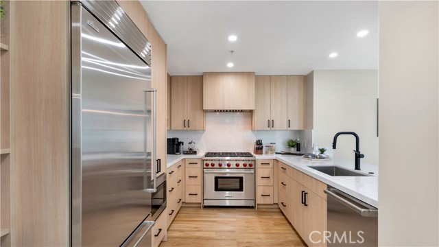 MLS #OC25107403 image #7