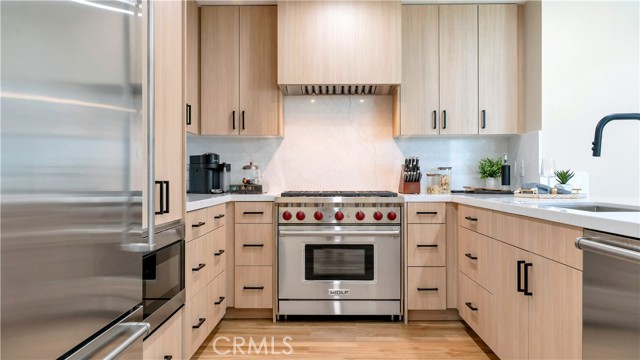 MLS #OC25107403 image #9