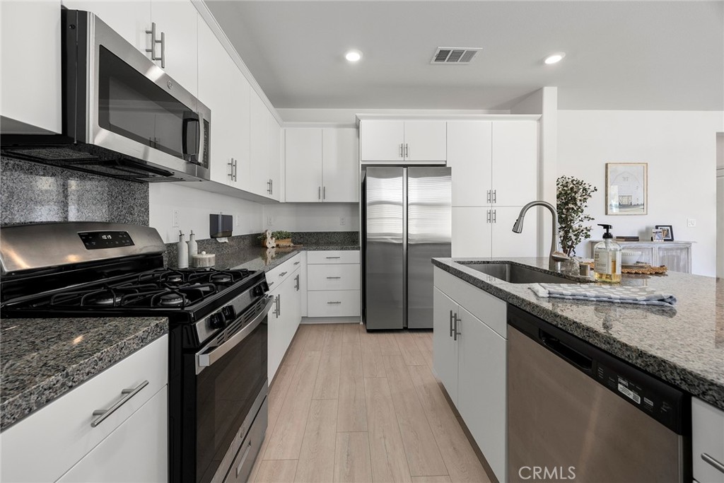 MLS #OC25107595 image #12