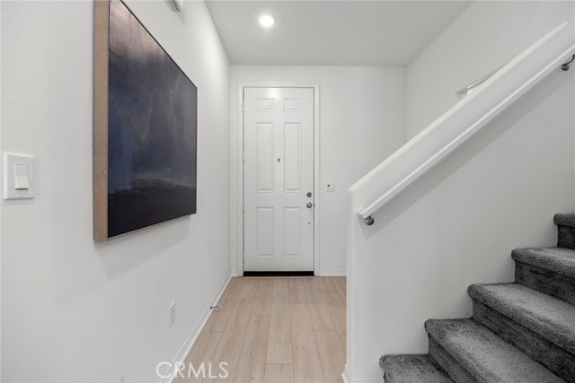 MLS #OC25107595 image #2