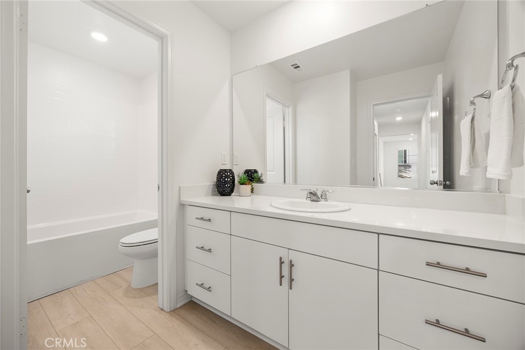 MLS #OC25107595 image #30