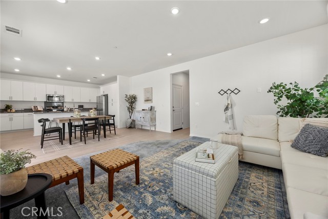 MLS #OC25107595 image #6