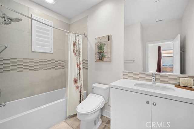 MLS #OC25107861 image #17