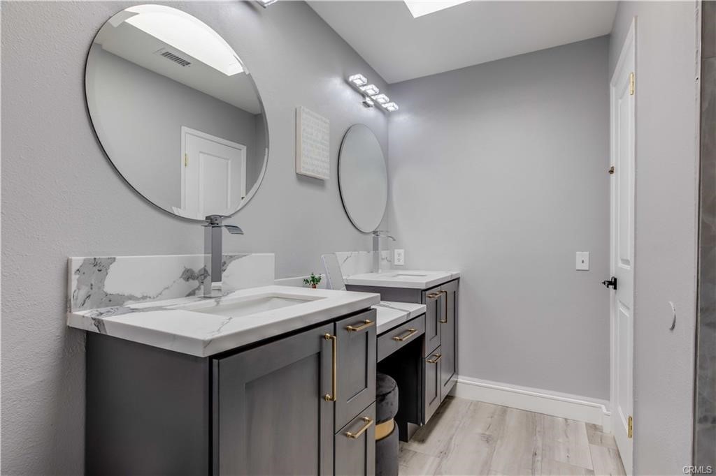 MLS #OC25107983 image #24