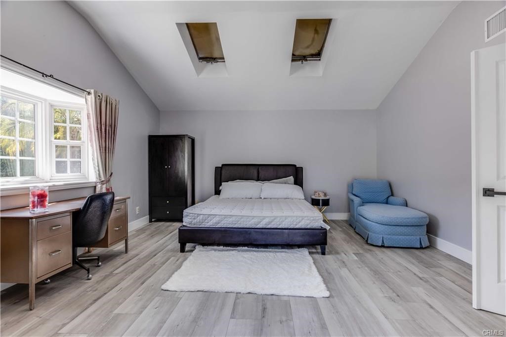 MLS #OC25107983 image #26