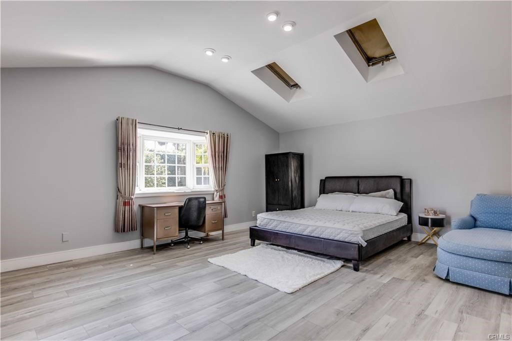 MLS #OC25107983 image #27