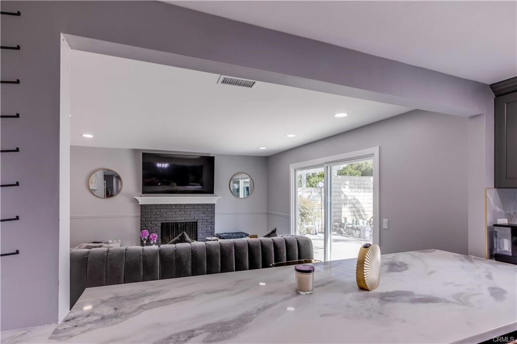 MLS #OC25107983 image #6