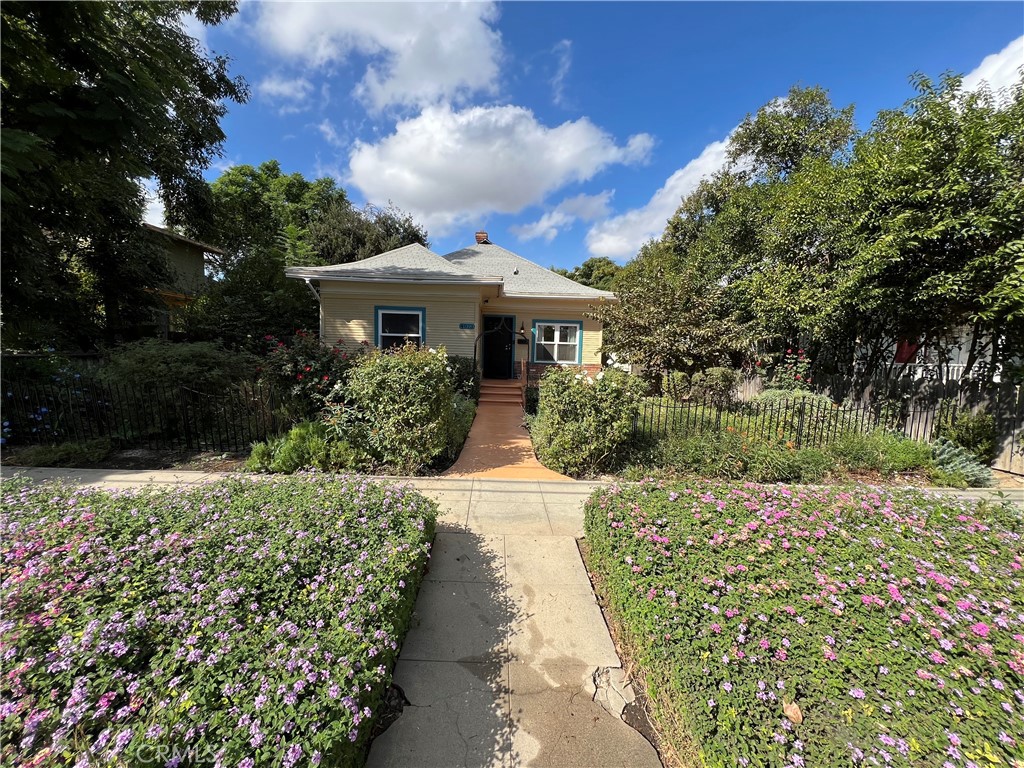 MLS #OC25108817 image #0