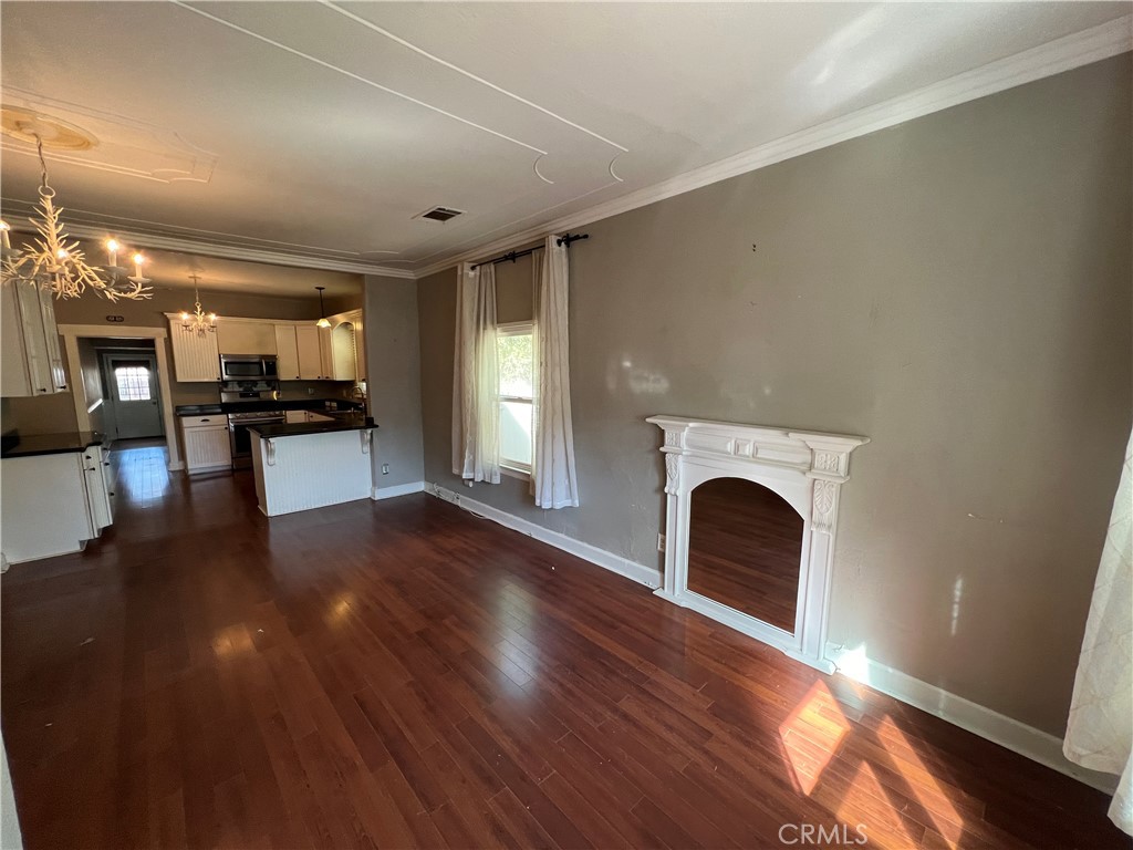 MLS #OC25108817 image #1