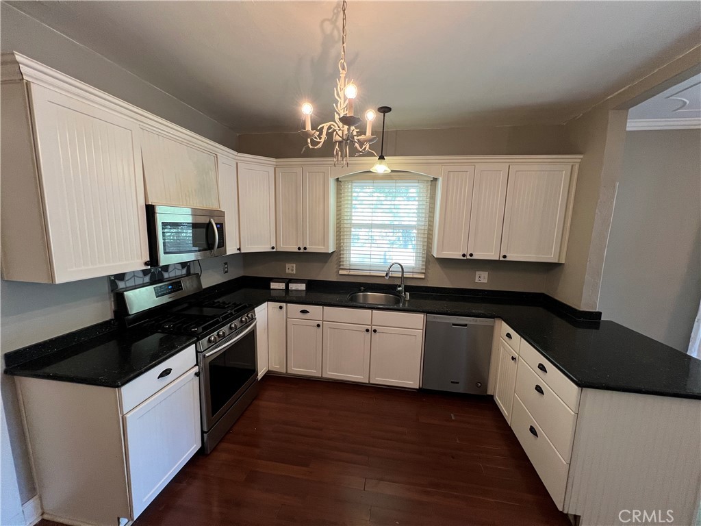 MLS #OC25108817 image #3