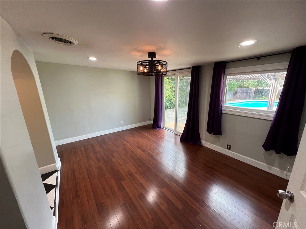 MLS #OC25108817 image #8