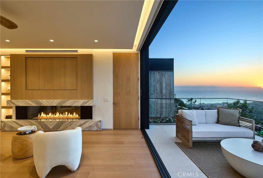 MLS #OC25111534 image #0