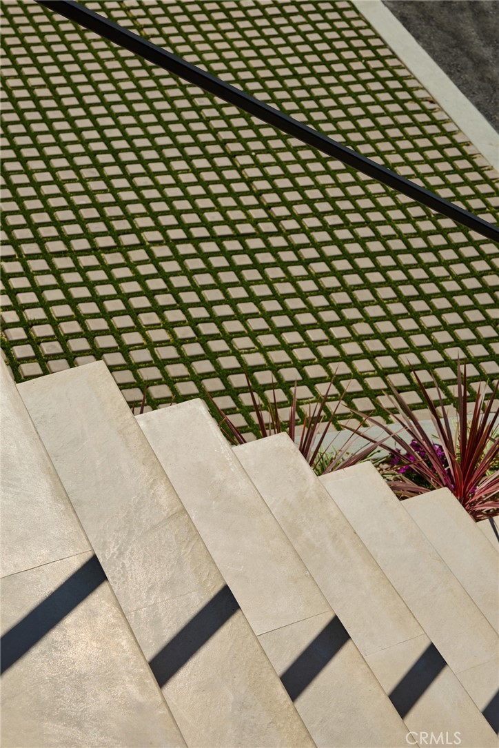 MLS #OC25111534 image #33