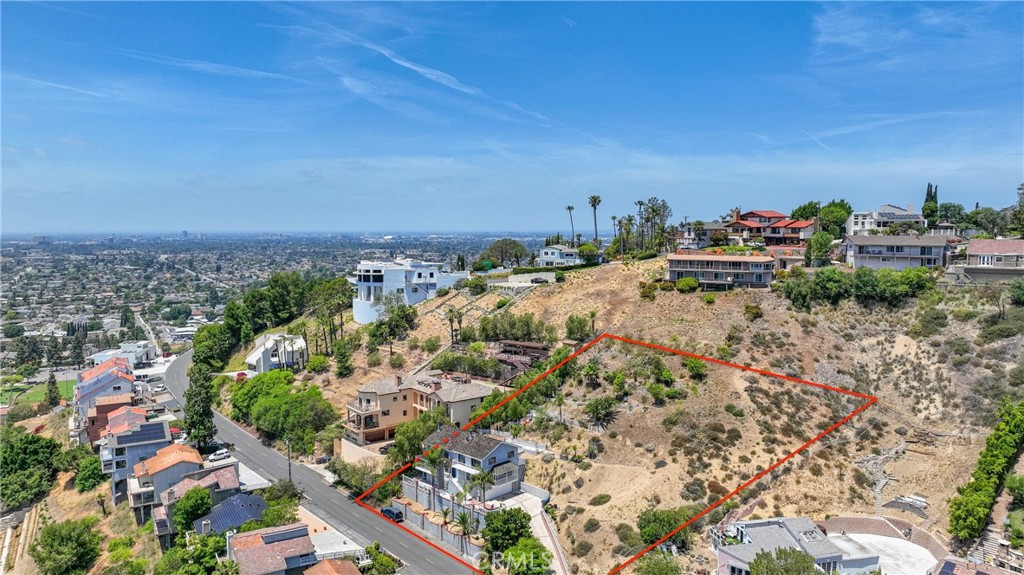 MLS #OC25112044 image #1