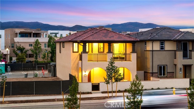 MLS #OC25112056 image #1