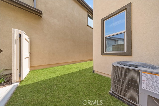 MLS #OC25112056 image #11