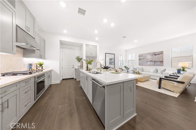 MLS #OC25112056 image #21