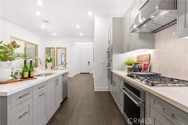 MLS #OC25112056 image #24