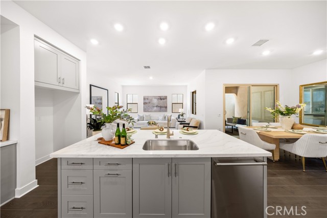 MLS #OC25112056 image #25