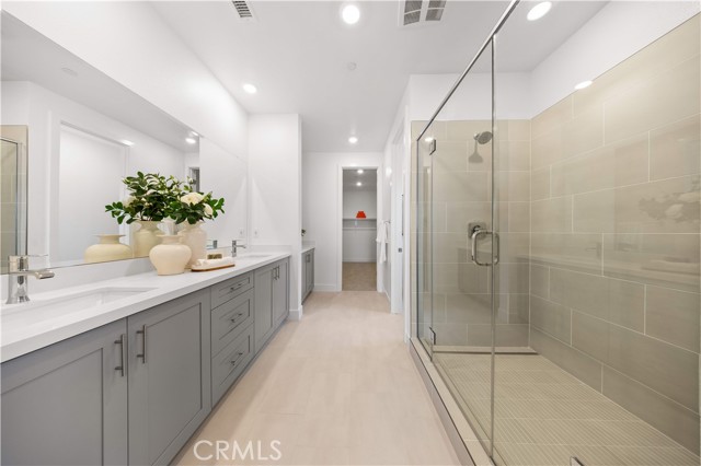 MLS #OC25112056 image #39