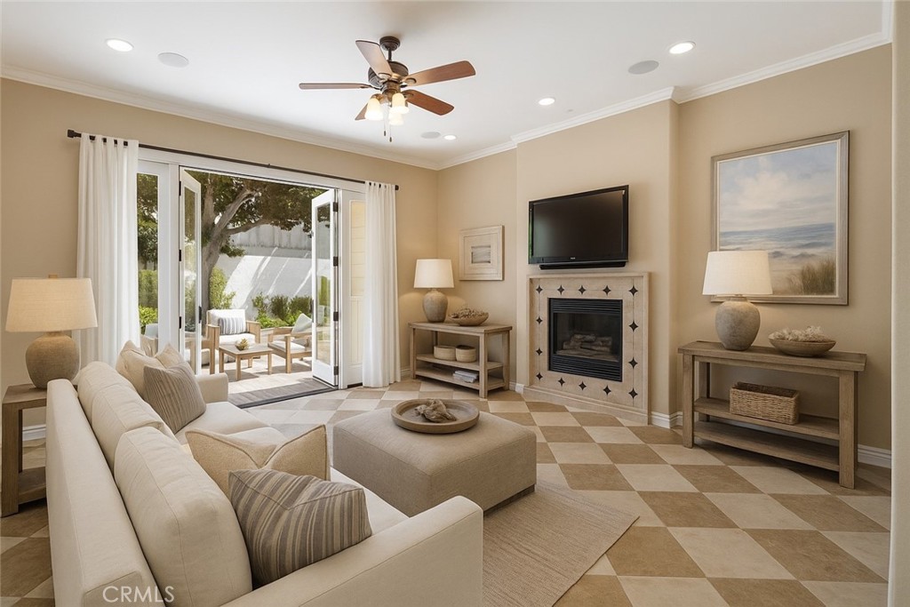 MLS #OC25112252 image #1