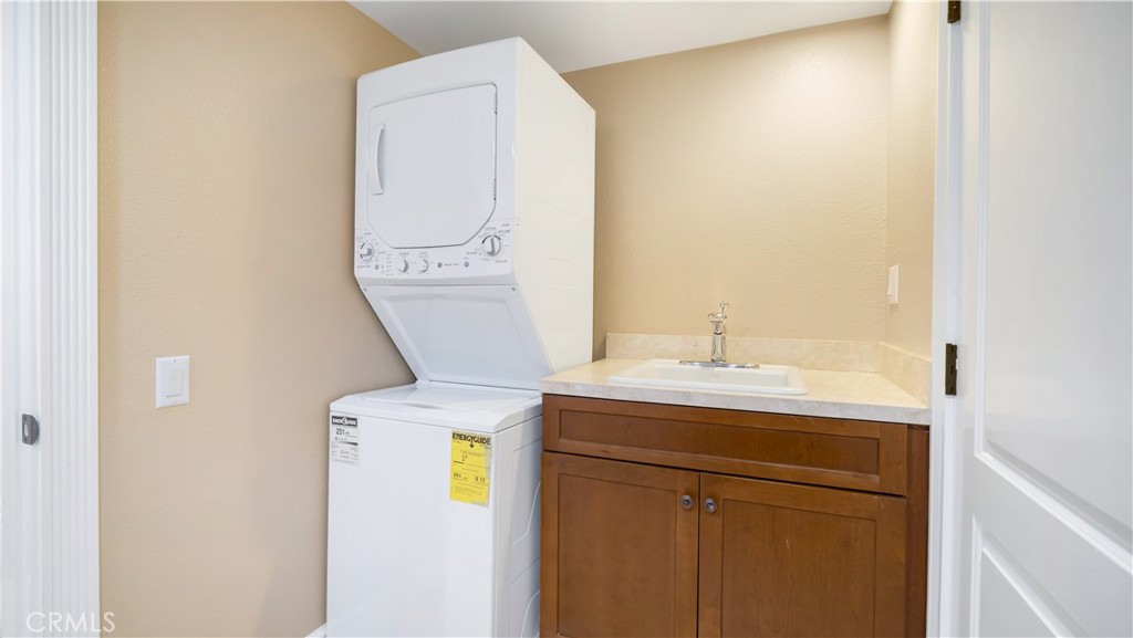 MLS #OC25112252 image #10