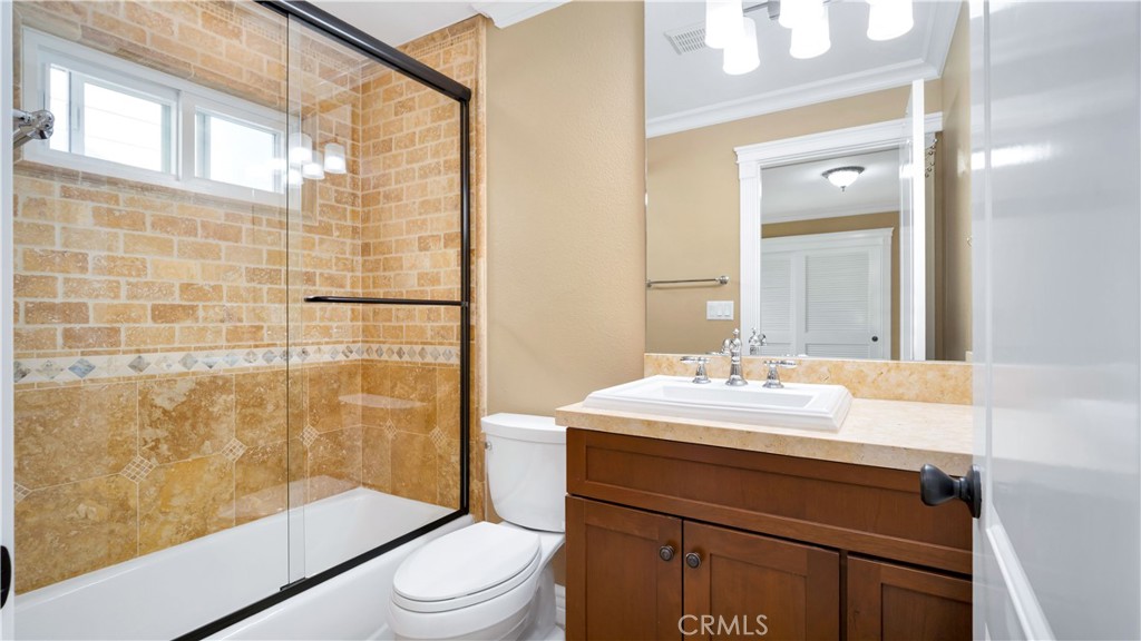 MLS #OC25112252 image #12