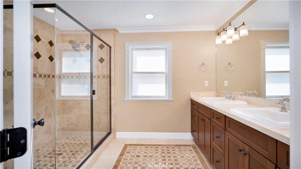 MLS #OC25112252 image #15