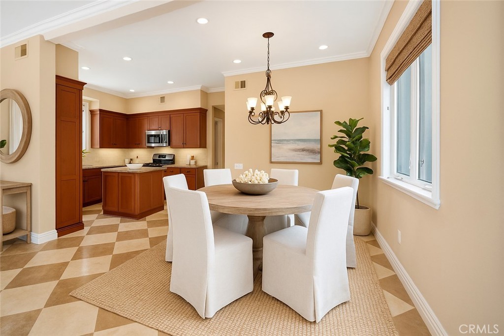 MLS #OC25112252 image #4