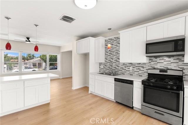 MLS #OC25112523 image #12