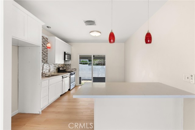 MLS #OC25112523 image #2