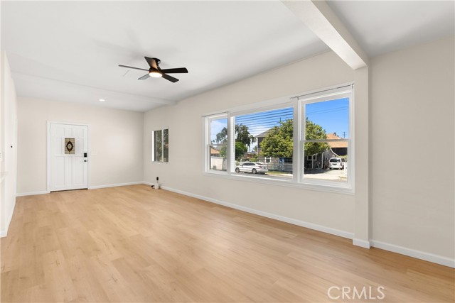 MLS #OC25112523 image #9